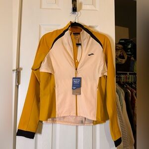 Brooks Women's Yellow and Cream Jacket